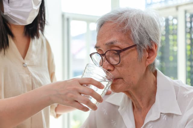 Dehydration and Malnutrition in Nursing Homes: Signs of Serious Neglect