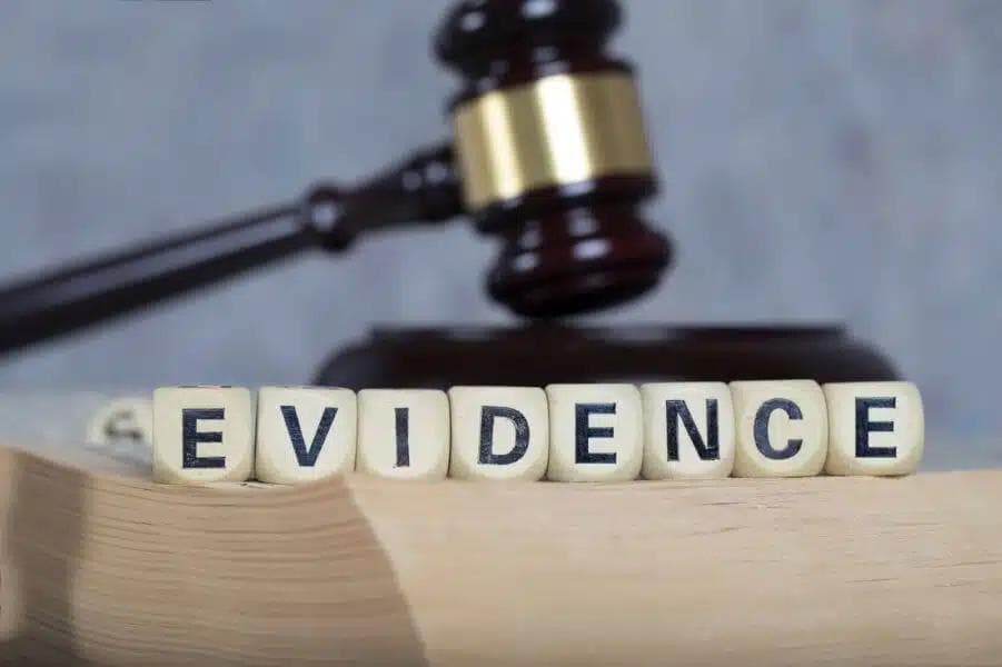 Exposing Justice: A Guide to Essential Evidence in Nursing Home Neglect and Abuse Lawsuits - Michael Hill